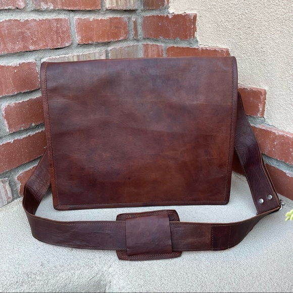 Handcrafted Artisan • Goat Leather Laptop/Book Messenger Bag - Picture 2 of 9